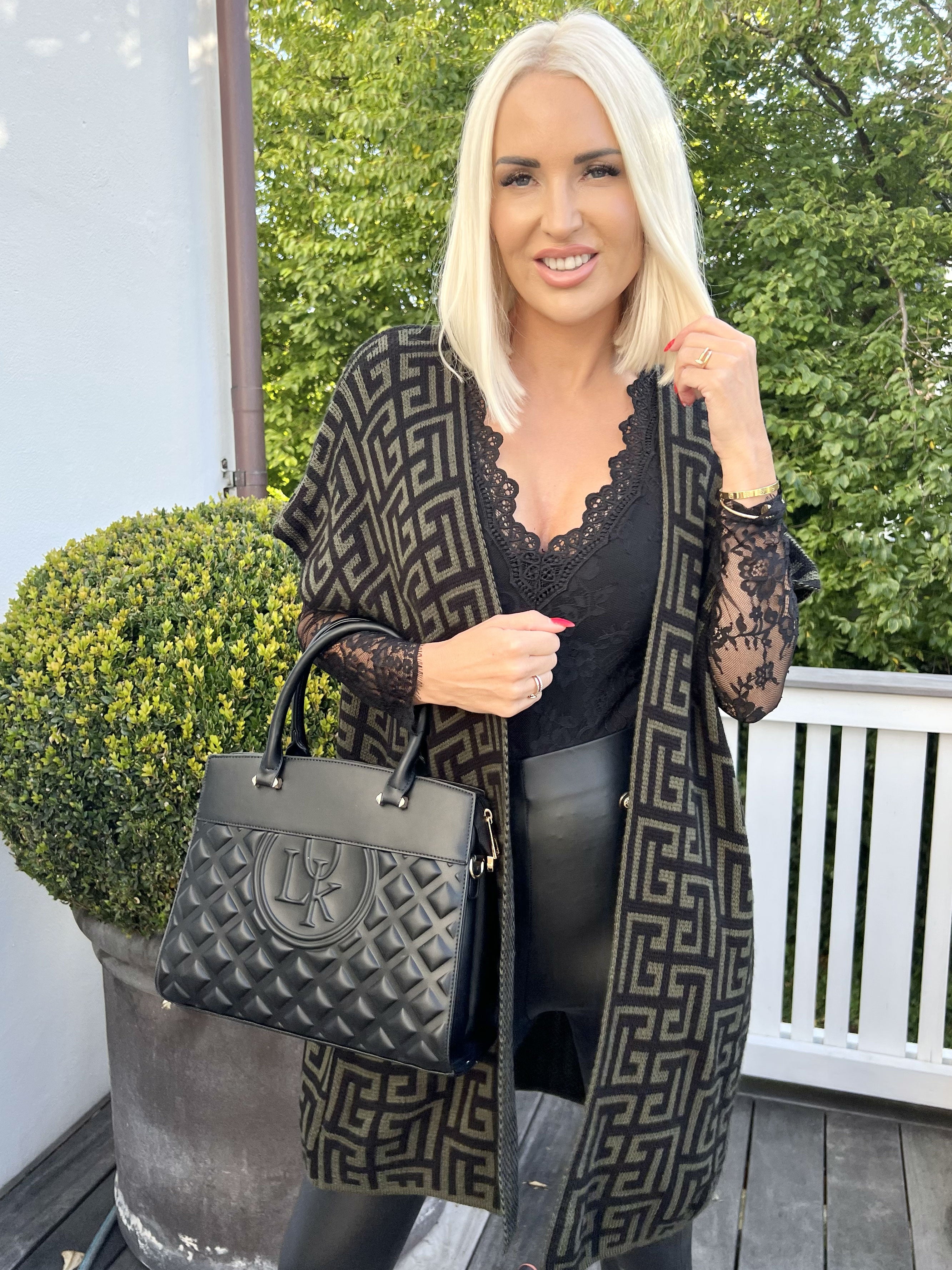 Tilly Pattern - Stickad kofta utan ärmar